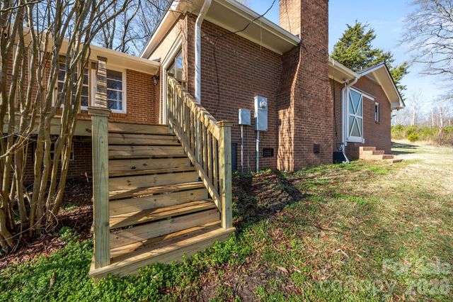 1250 Badgett Road, King, NC 27021