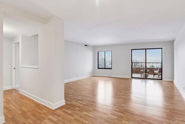 2950 Dean Parkway 603, Minneapolis, MN 55416