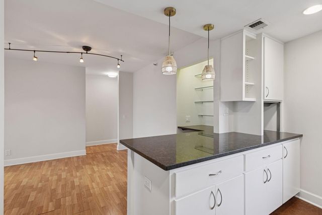 2950 Dean Parkway 603, Minneapolis, MN 55416