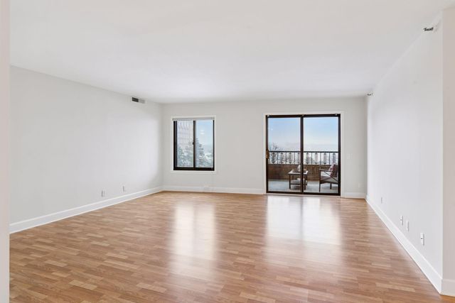 2950 Dean Parkway 603, Minneapolis, MN 55416