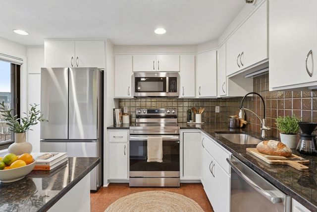 2950 Dean Parkway 603, Minneapolis, MN 55416