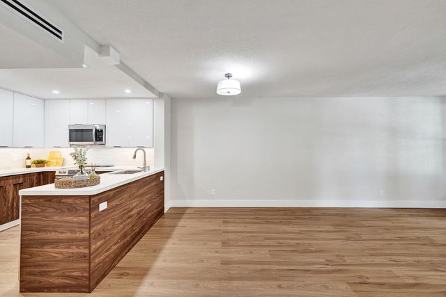 4025 N Federal Highway 228B, Oakland Park, FL 33308