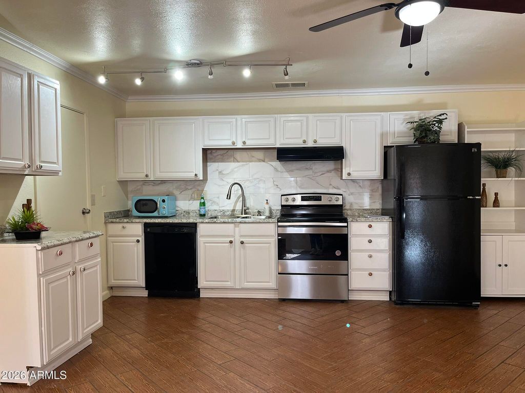 3511 E BASELINE Road 1213, Phoenix, AZ 85042