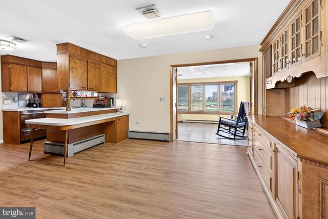 1099 CEDAR CREST DR, Lebanon, PA 17046