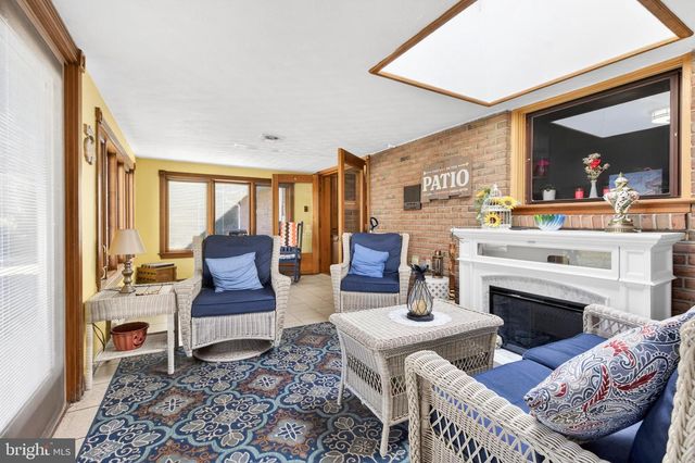 1099 CEDAR CREST DR, Lebanon, PA 17046