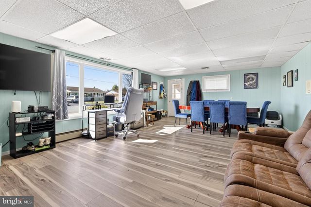 1099 CEDAR CREST DR, Lebanon, PA 17046