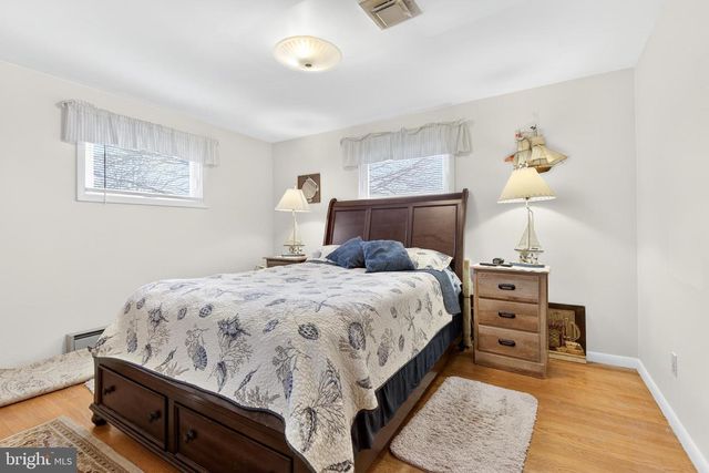 1099 CEDAR CREST DR, Lebanon, PA 17046