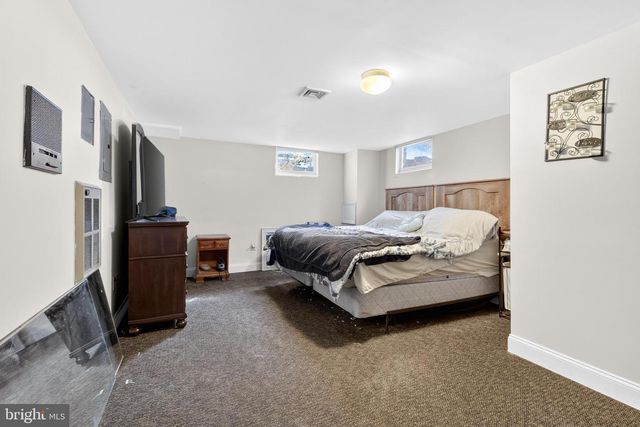 1099 CEDAR CREST DR, Lebanon, PA 17046