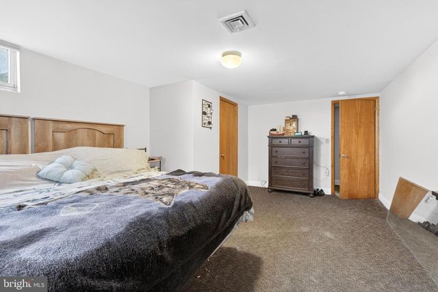 1099 CEDAR CREST DR, Lebanon, PA 17046