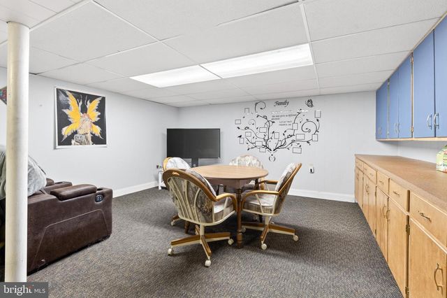 1099 CEDAR CREST DR, Lebanon, PA 17046