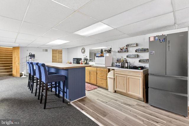 1099 CEDAR CREST DR, Lebanon, PA 17046