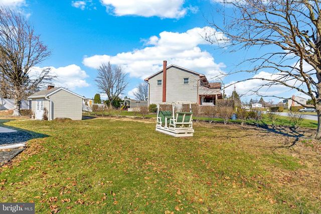 1099 CEDAR CREST DR, Lebanon, PA 17046