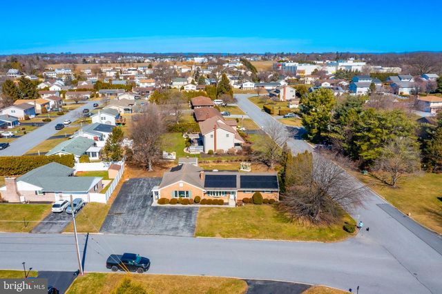 1099 CEDAR CREST DR, Lebanon, PA 17046