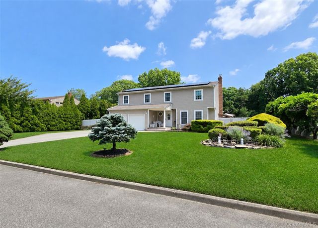 17 Carriage Lane, Centereach, NY 11720