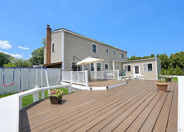 17 Carriage Lane, Centereach, NY 11720