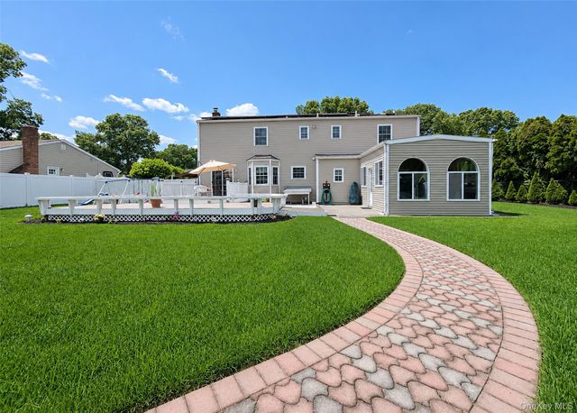 17 Carriage Lane, Centereach, NY 11720