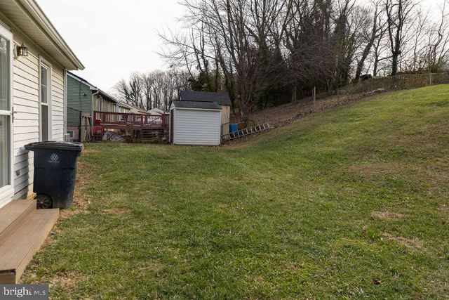 6621 GREENVALE PKWY, Riverdale, MD 20737