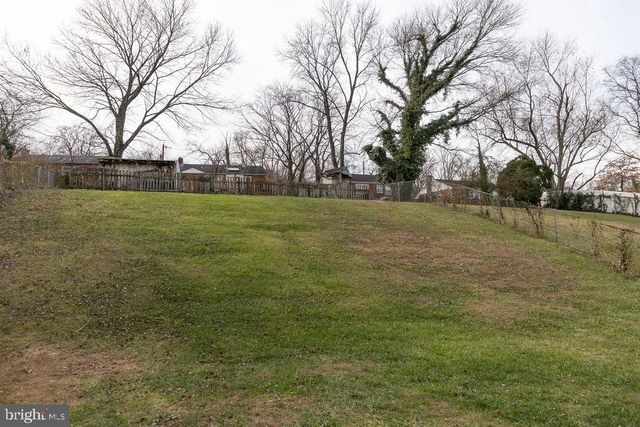 6621 GREENVALE PKWY, Riverdale, MD 20737