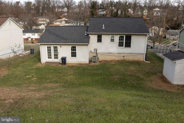 6621 GREENVALE PKWY, Riverdale, MD 20737