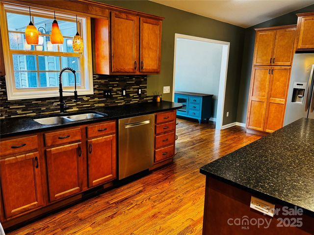 103 Redden Road, Hendersonville, NC 28739