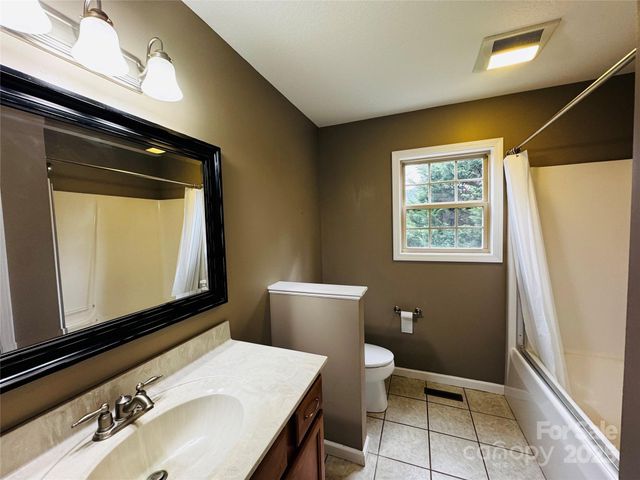 103 Redden Road, Hendersonville, NC 28739