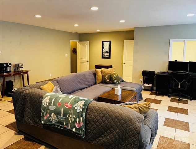 103 Redden Road, Hendersonville, NC 28739