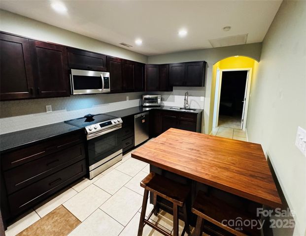 103 Redden Road, Hendersonville, NC 28739