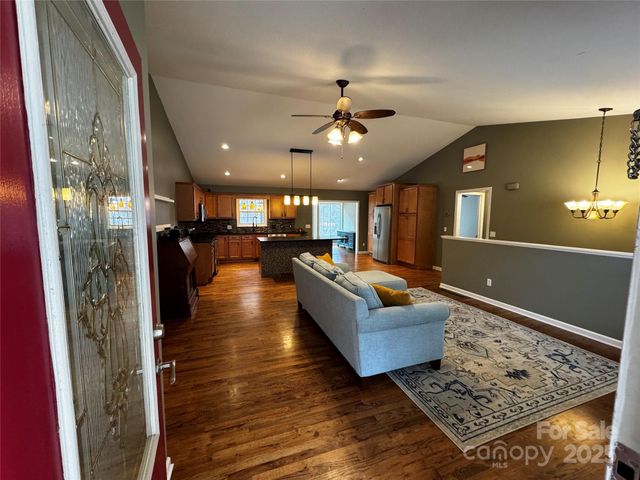 103 Redden Road, Hendersonville, NC 28739