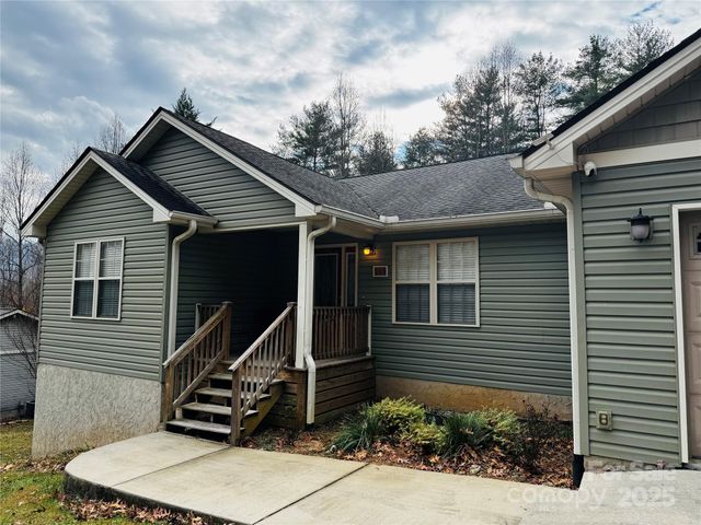 103 Redden Road, Hendersonville, NC 28739