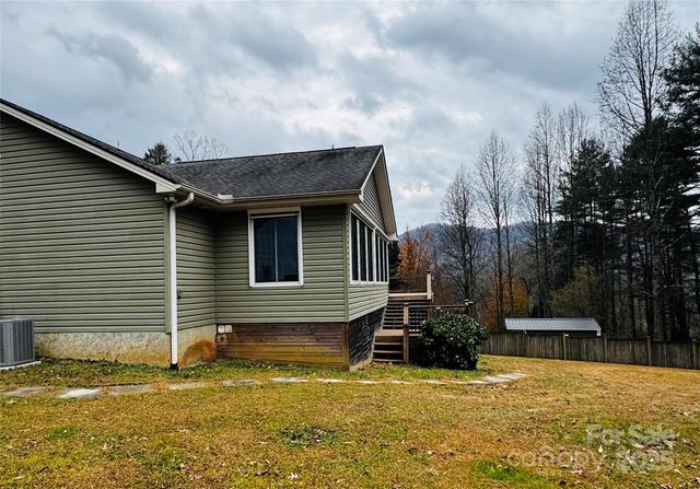 103 Redden Road, Hendersonville, NC 28739