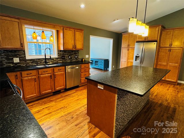 103 Redden Road, Hendersonville, NC 28739