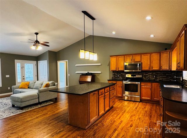 103 Redden Road, Hendersonville, NC 28739