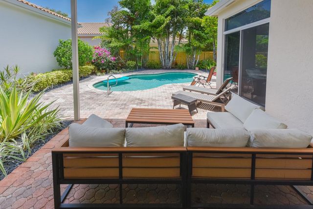 6685 NW 24th Terrace, Boca Raton, FL 33496