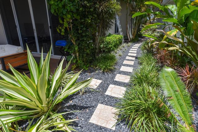 6685 NW 24th Terrace, Boca Raton, FL 33496