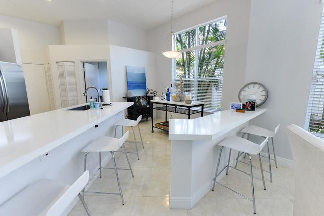 6685 NW 24th Terrace, Boca Raton, FL 33496