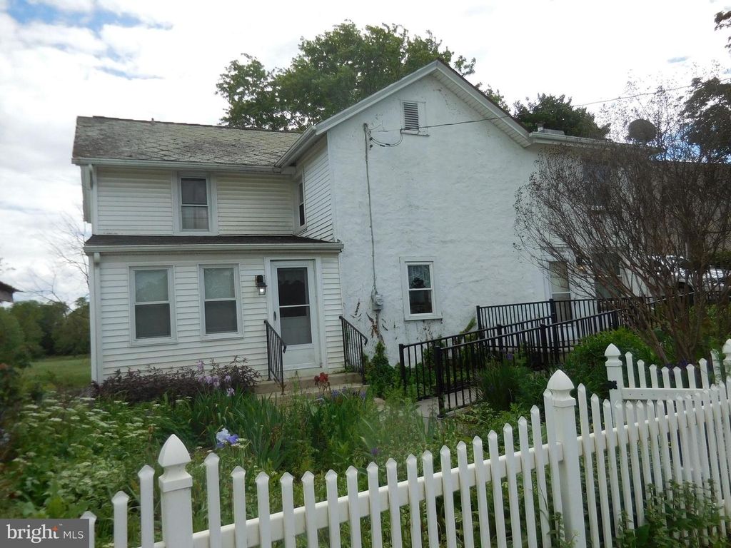 1146 GEORGETOWN RD, Christiana, PA 17509