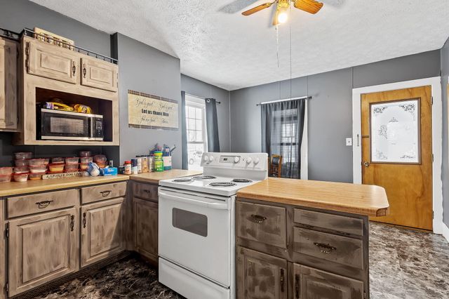 319 E Oak Street, Rensselaer, IN 47978