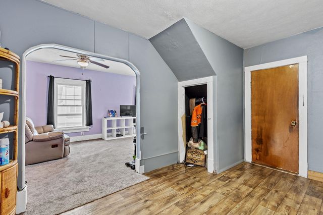 319 E Oak Street, Rensselaer, IN 47978