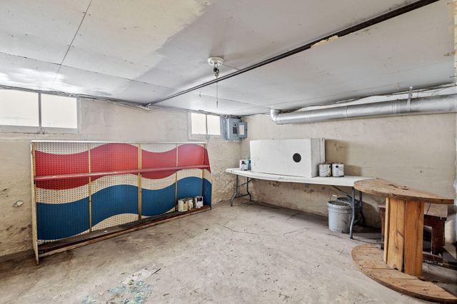 319 E Oak Street, Rensselaer, IN 47978