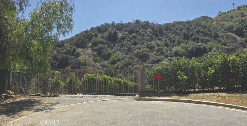 3 ambar Drive, Woodland Hills, CA 91364