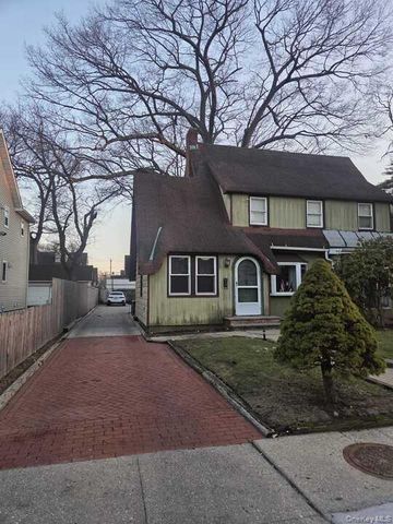 111 W Centennial Avenue, Roosevelt, NY 11575