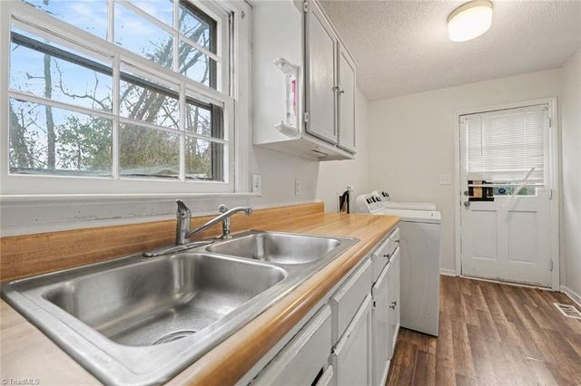 907 Watkins Street, Greensboro, NC 27407