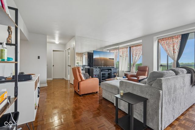 4000 N Meridian Street 8A, Indianapolis, IN 46208