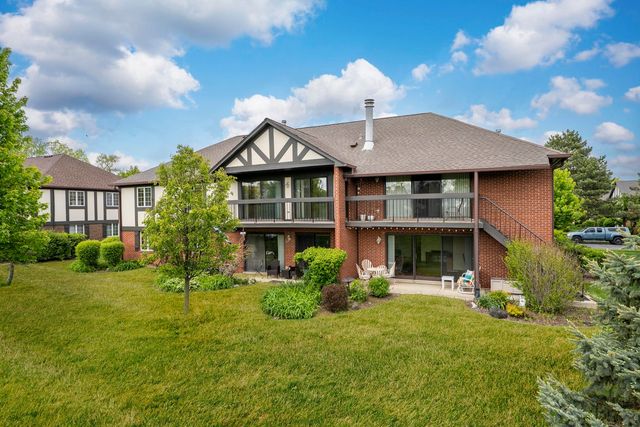245 Windsor Lane B, Willowbrook, IL 60527