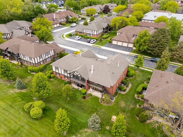 245 Windsor Lane B, Willowbrook, IL 60527