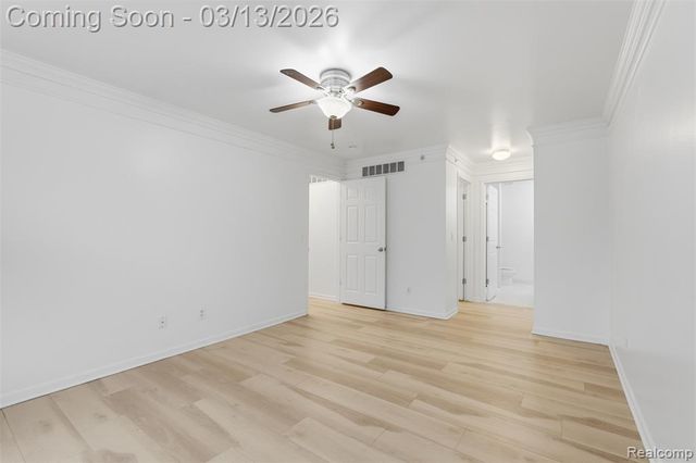 2101 Cameron Circle, Walled Lake, MI 48390