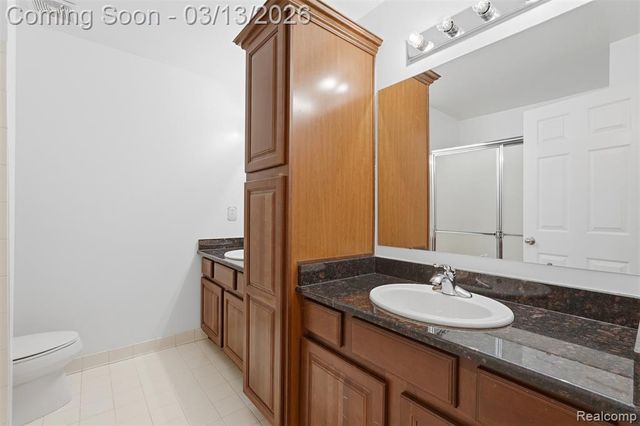 2101 Cameron Circle, Walled Lake, MI 48390