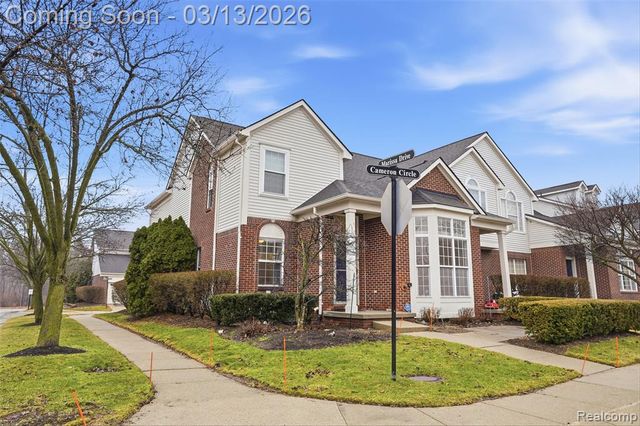 2101 Cameron Circle, Walled Lake, MI 48390