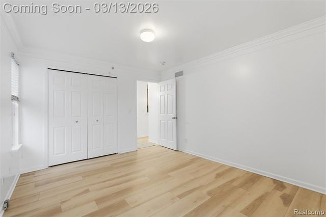 2101 Cameron Circle, Walled Lake, MI 48390