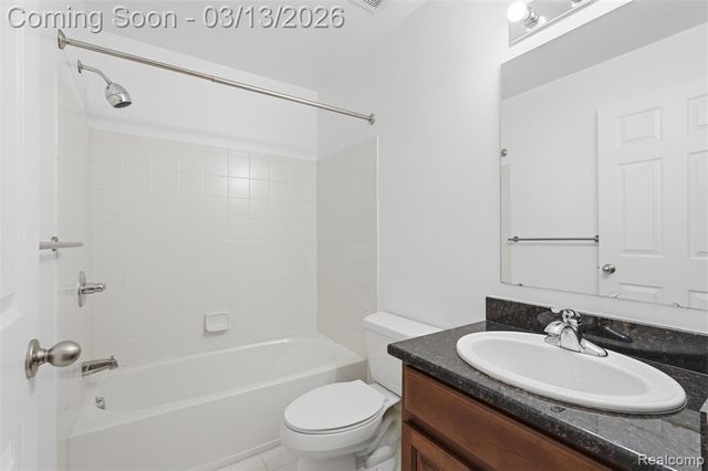 2101 Cameron Circle, Walled Lake, MI 48390